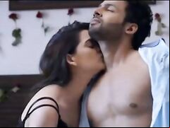 शादी की सालगिरह पर रात चुत फाड़ दी मेरी बहार निकालो फट गयी चुत सेक्सी चुदाई